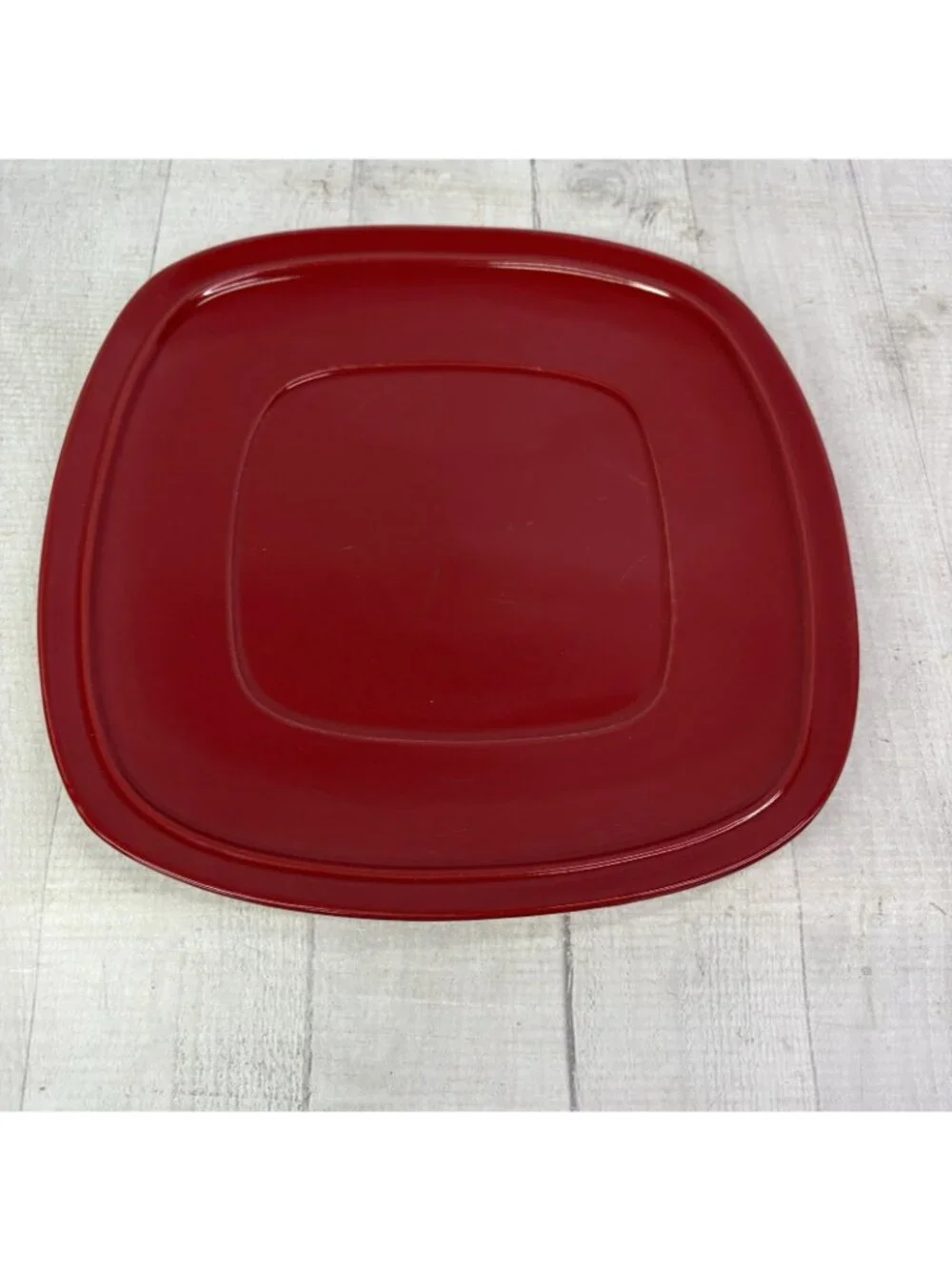 Home Trends CANOPY RED Cranberry Embossed Square Porcelain Dinner Plates Set 4